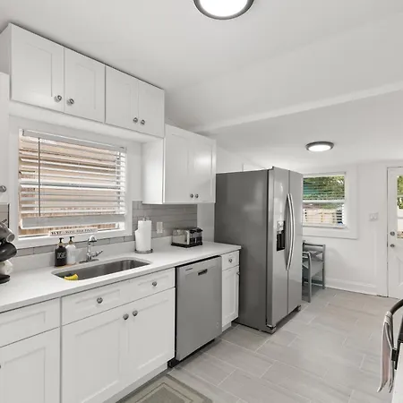 The Good Vibes Only Cottage Tampa Extérieur photo